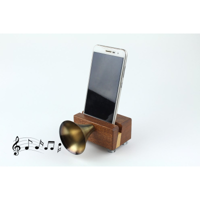 Handgemaakte Houten Telefoonhouder met Metalen Grammofoon